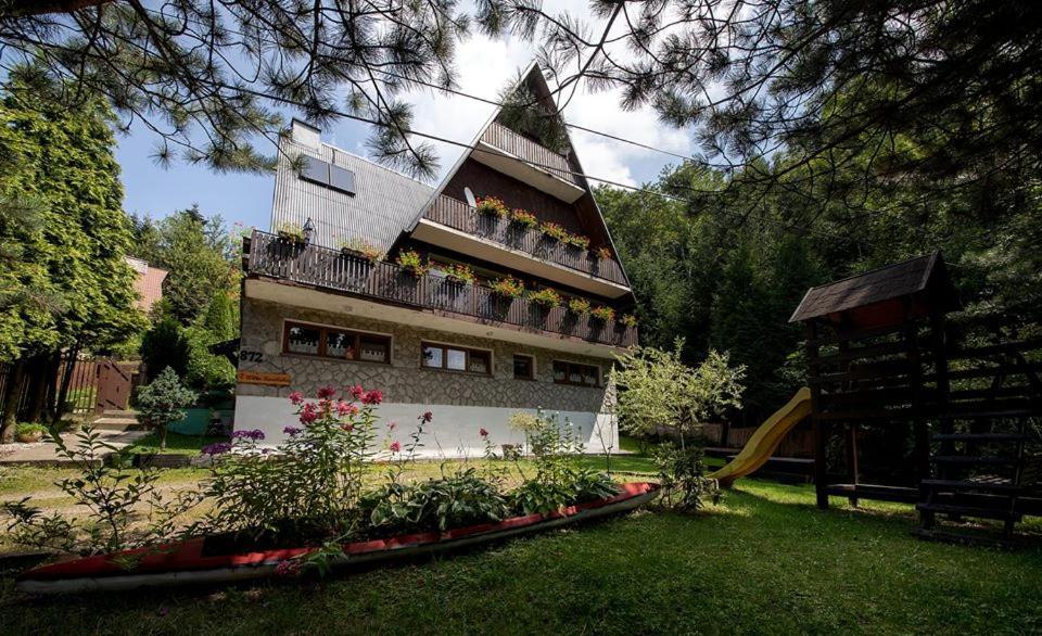 Willa Karolinka Stroza - Pet Friendly Myslenice Exterior photo